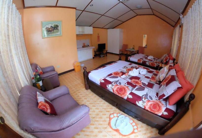 اتاق خانوادگی, L & M Hearthstones Lodge