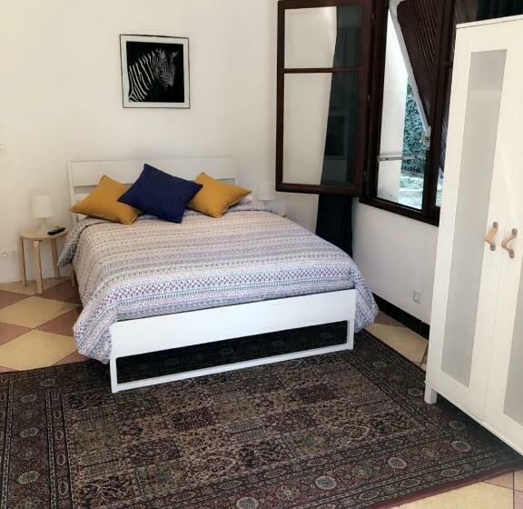 اتاق استاندارد با چشم‌انداز باغ, Chambre Olivier