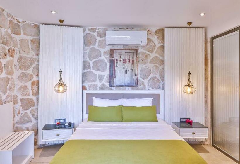 اتاق استاندارد با بالکن و چشم‌انداز دریا, Jasmine Otel