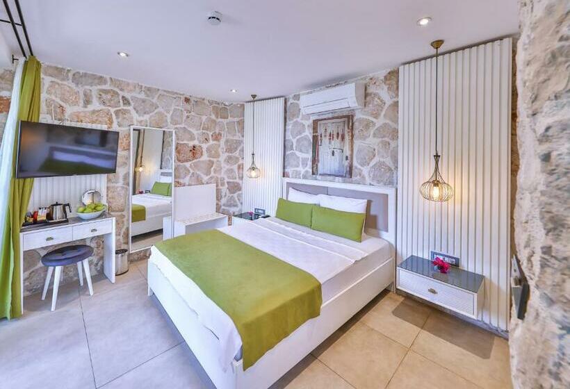 اتاق استاندارد با بالکن و چشم‌انداز دریا, Jasmine Otel