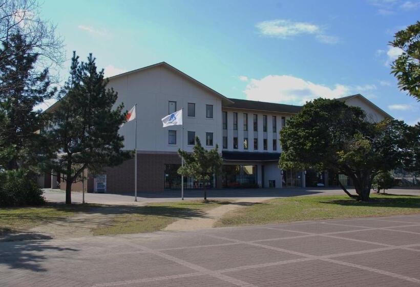 Номер Стандарт Четырехместный Совместный Санузел, Osaka International Youth Hostel