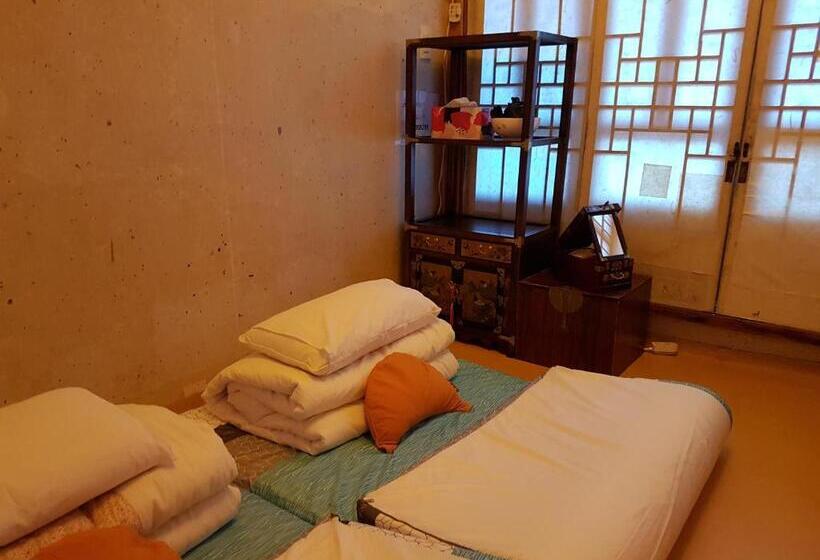 اتاق استاندارد, Gongsimga Hanok Guesthouse