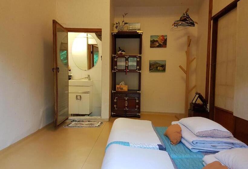 اتاق استاندارد سه نفره, Gongsimga Hanok Guesthouse