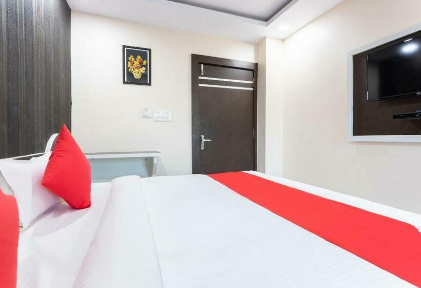 Номер Deluxe, R K Palace