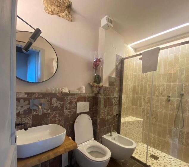 Family Suite, Punti Di Vista