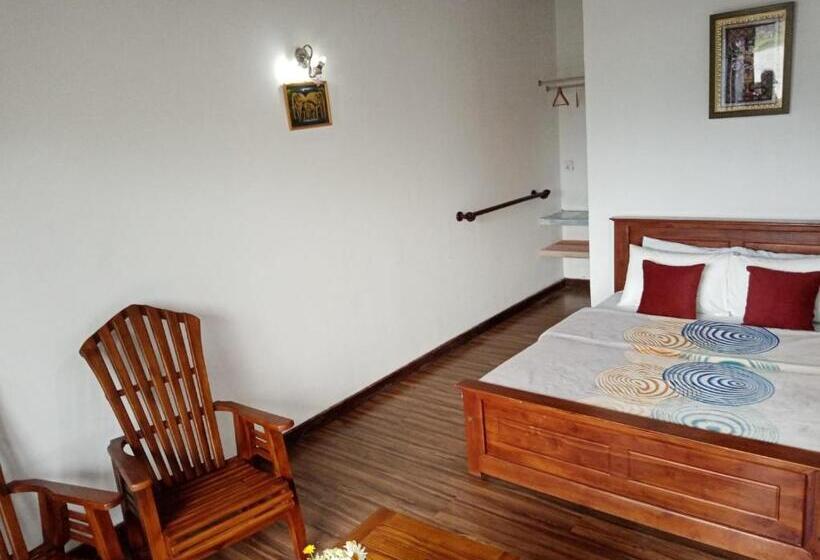 اتاق لوکس, Kadalla Cottage