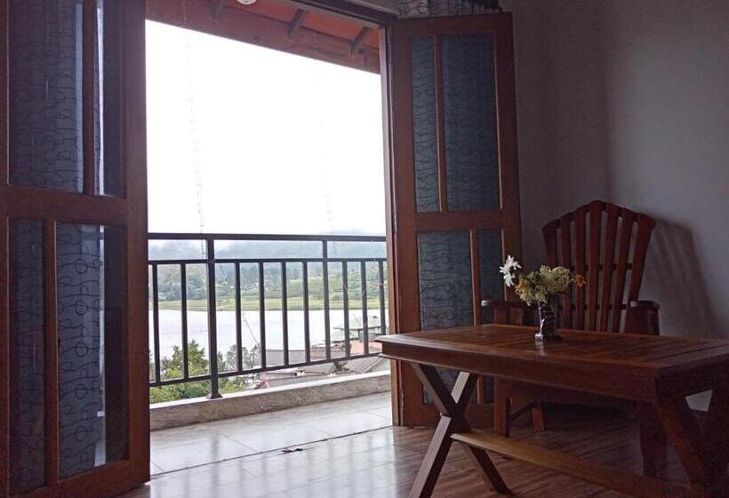 اتاق لوکس, Kadalla Cottage