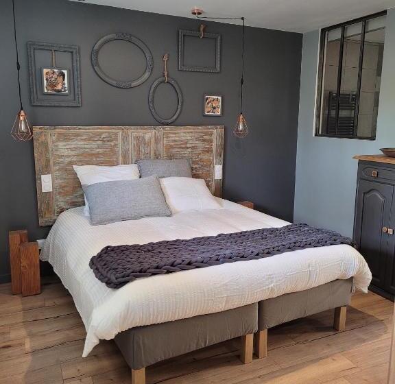 Номер Стандарт, La Ferme Parrinet   Gîte Et Chambres D Hôtes