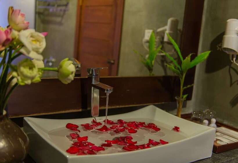 اتاق لوکس با بالکن, Mekong Angkor Deluxe