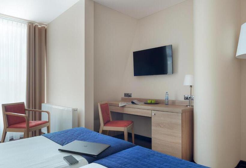 Quarto Estandar Individual, Molo