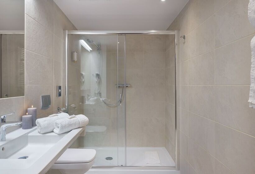 Quarto Estandar Individual, Molo