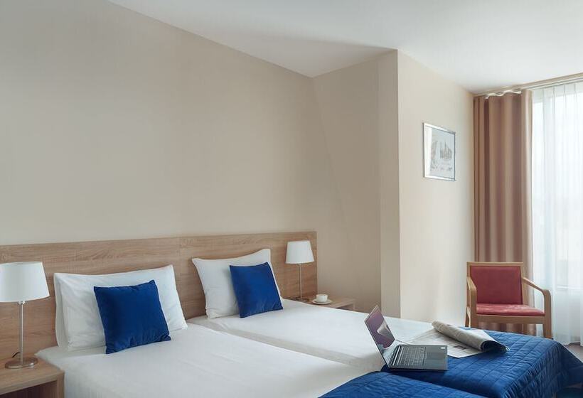 Quarto Estandar Individual, Molo
