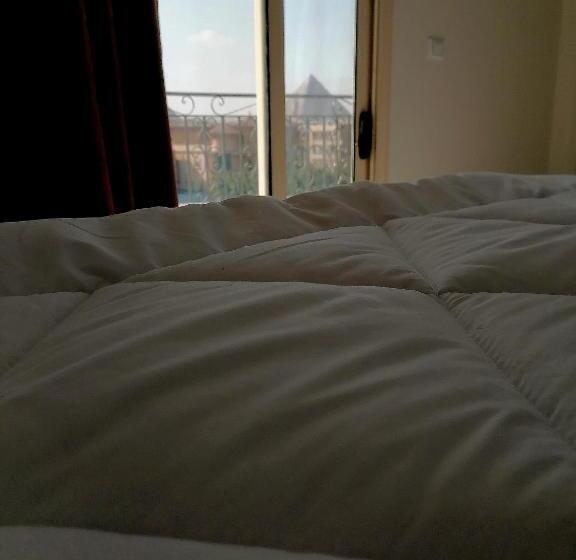 غرفة أساسية ثلاثية, Primo Pyramids Inn