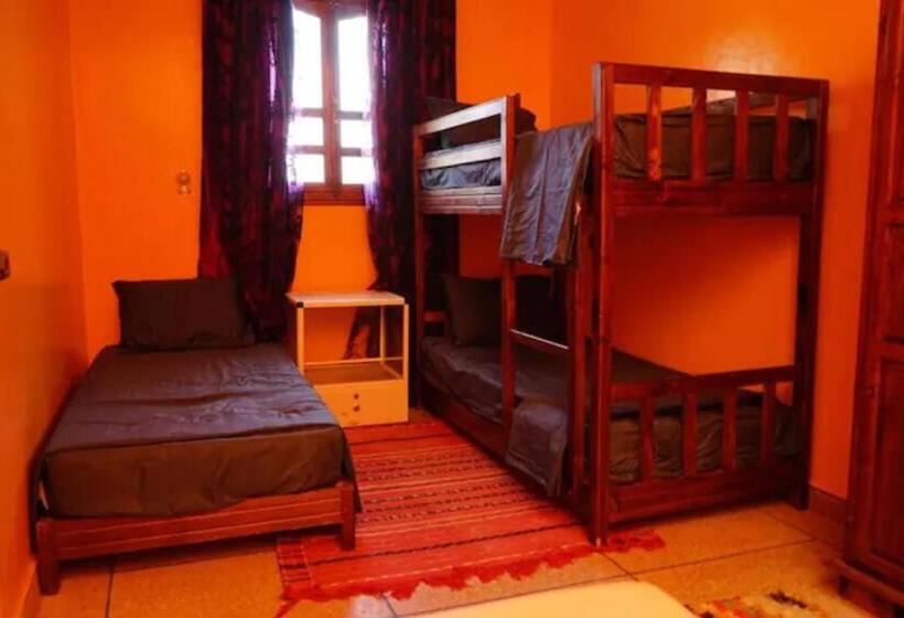 מיטה בחדר משותף, Emallayan Hostel