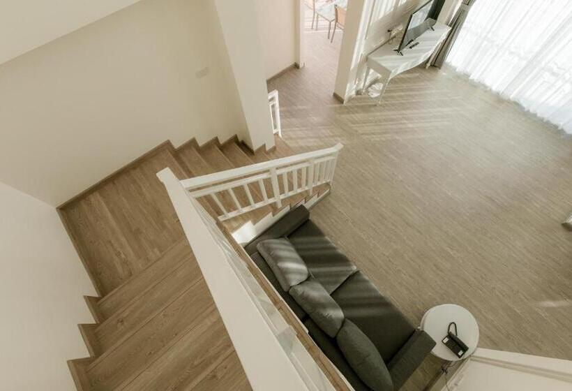 Люкс Дюплекс, De Hug Hotel & Residence