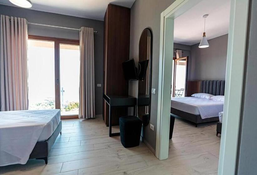 Deluxe Suite Sea View, Amare