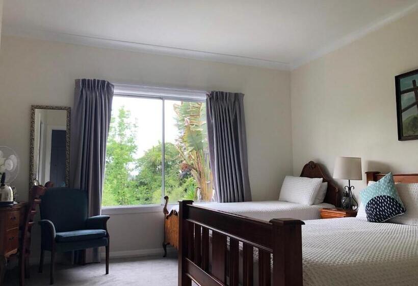 اتاق لوکس, English Cherry Tree Manor