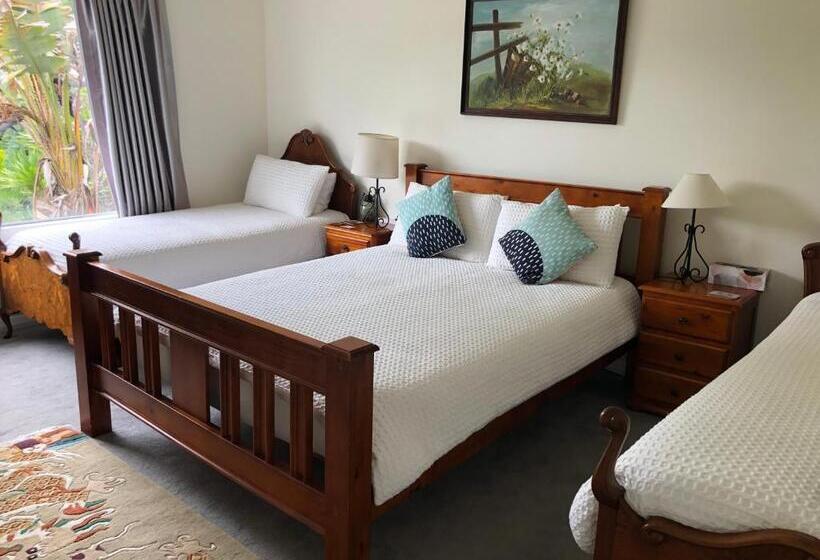 اتاق لوکس, English Cherry Tree Manor