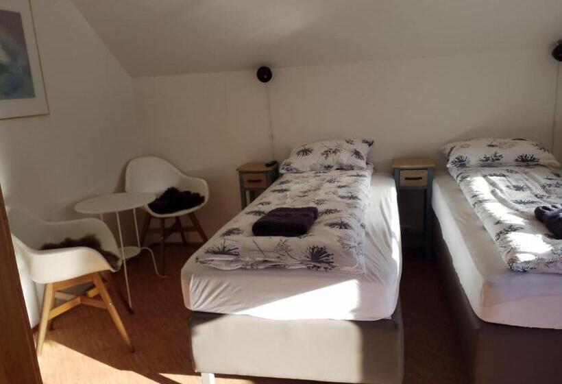 اتاق لوکس با بالکن, Flaga 2 Guesthouse