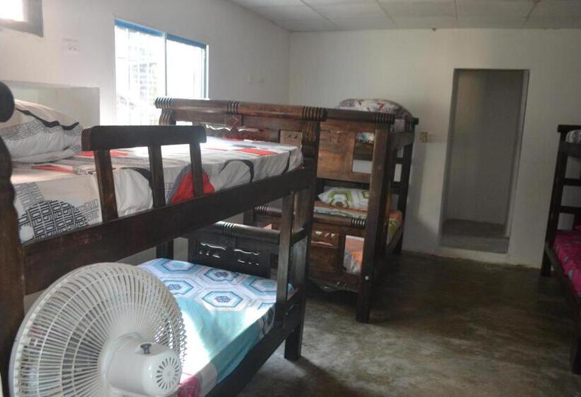 اتاق خانوادگی, Apartahostal Mafelo