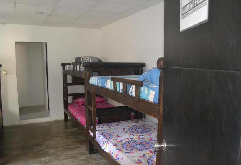 اتاق خانوادگی, Apartahostal Mafelo