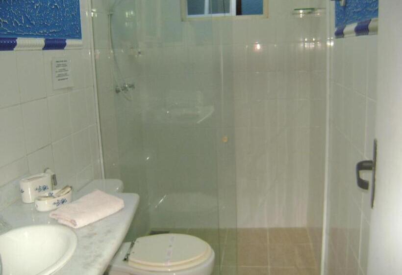 Трехместный Номер Стандарт с Балконом, Guest House Green Garden