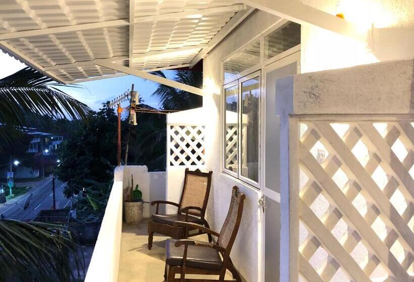 标准三人间, Holiday Inn Unawatuna