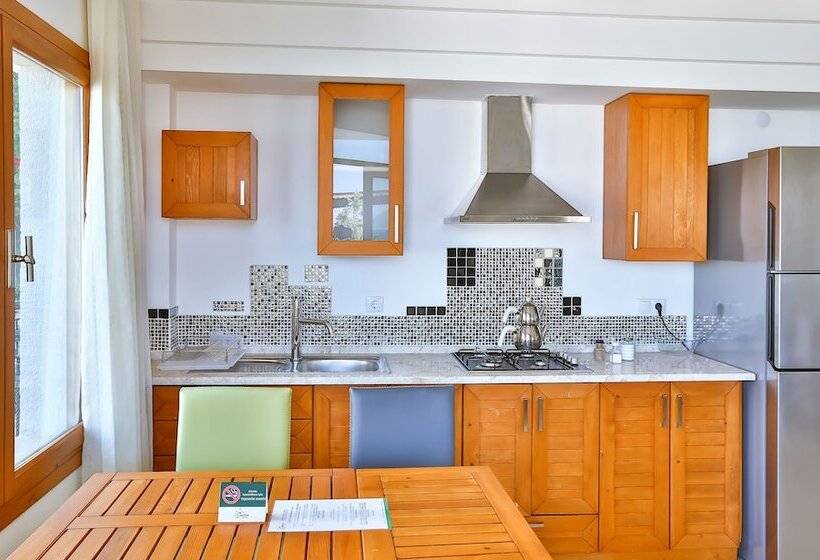 آپارتمان کامفورت 2 خوابه, çınarlar Apart Hotel Kaş