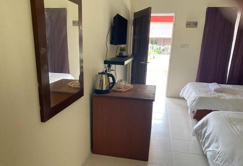 スタンダードトリプルルーム, Corrie Chalet, Pantai Cenang Langkawi