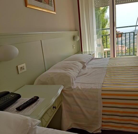 Triple Room Sea View, Ristorante Il Grillo