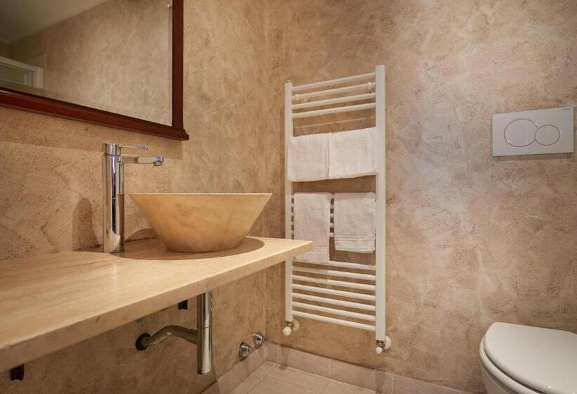 اتاق کلاسیک سه تخته, B&b Le Stanze Del Duomo