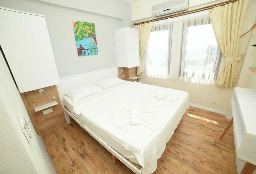 غرفة قياسية مطلّة علي البحر, Limonata Otel Assos
