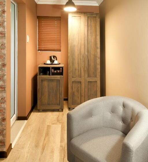 اتاق استاندارد اینتریور, Loerie Guest Lodge