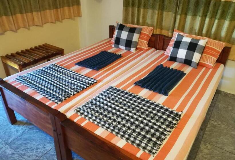 이코노미 룸, Travelers Holiday Resort