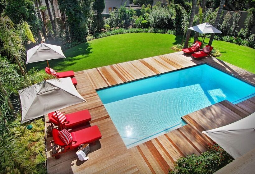 جناح ديلوكس, The Residence