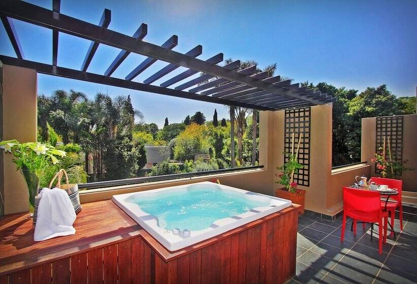 جناح ديلوكس, The Residence