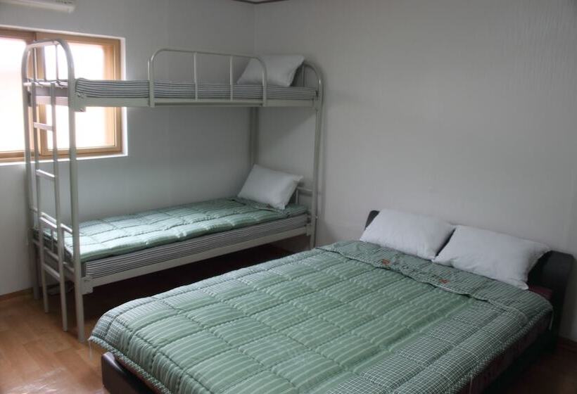 اتاق خانوادگی, Dongdaemun Guesthouse