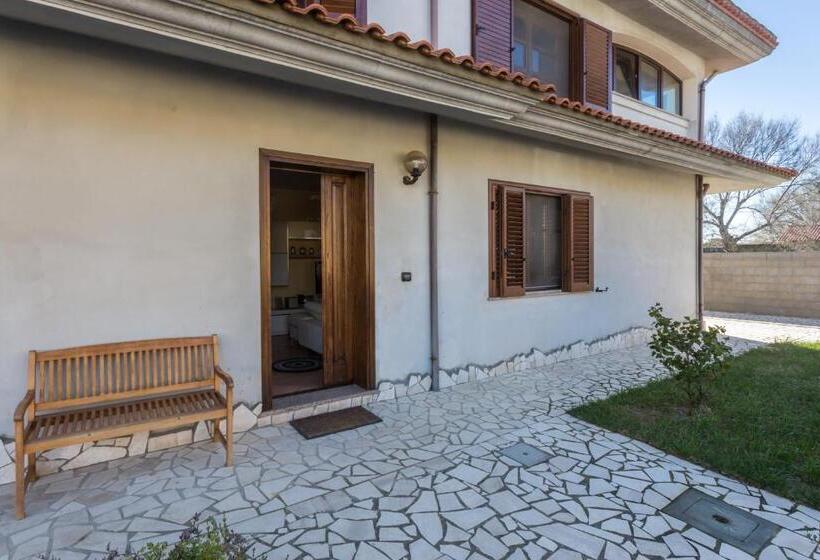 Апартаменты 2 Спальни, Anaelehouserooms Ltb