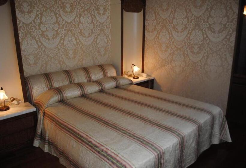 带大床的高级房间, Locanda San Giacomo