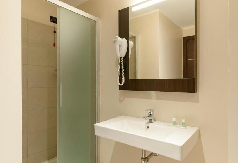 اتاق استاندارد, B&b Hotel Como Camerlata
