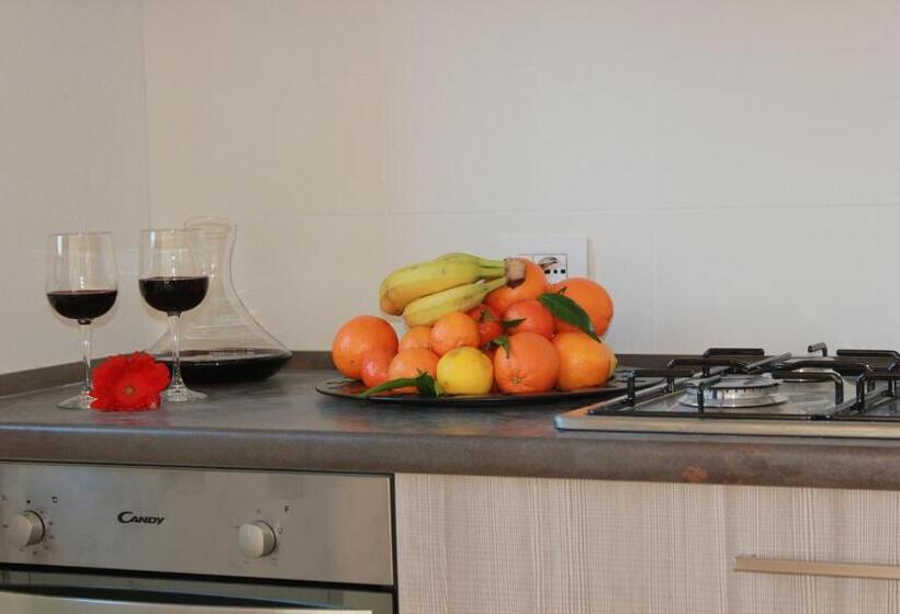 2 Bedroom Apartment With Garden, Residence Villa Paradiso