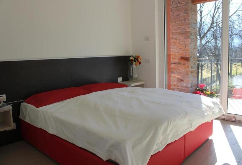 2 Bedroom Apartment With Garden, Residence Villa Paradiso
