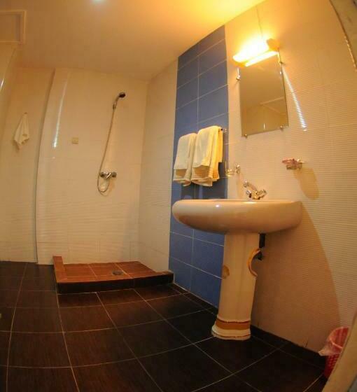Chambre Standard Individuelle, Free Zone
