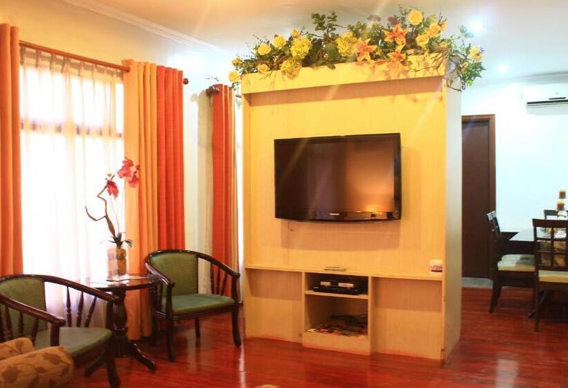 سوییت لوکس, Subic Residencias