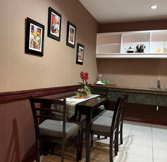 سوییت جونیور, Subic Residencias
