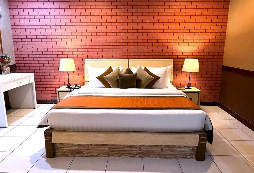 سوییت جونیور, Subic Residencias