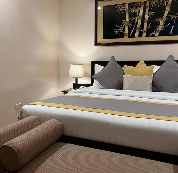 سوییت لوکس, Subic Residencias