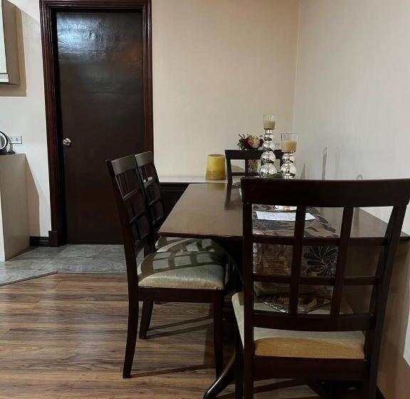 سوییت لوکس, Subic Residencias
