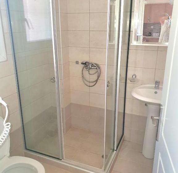 Апартаменты 1 Спальня Вид на Бассейн, Bella De Lux Apts