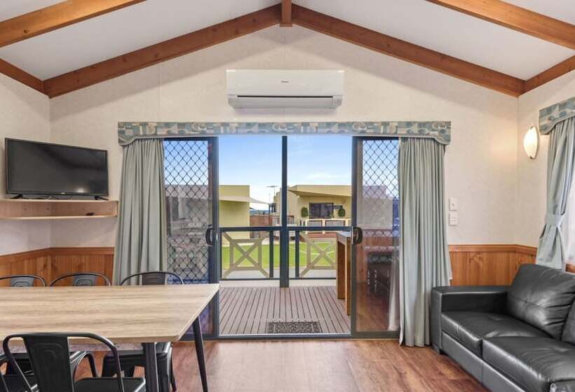 کلبه سوپریور, Discovery Parks  Adelaide Beachfront